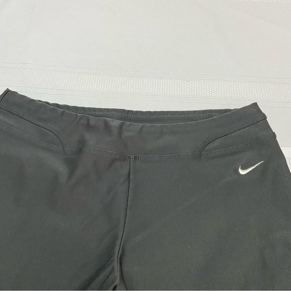Nike Dry Fit Dark Gray Flare Leg Womens Gym, Workout / Yoga Pants - EUC-S Short - Picture 3 of 8
